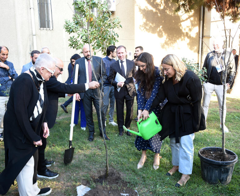 &ldquo;ART Weekend&rdquo; &ccedil;ər&ccedil;ivəsində &ldquo;P&uuml;stə: canlı irs&rdquo; performansı təqdim edilib 