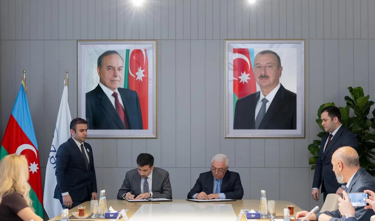 WUF13 &ccedil;ər&ccedil;ivəsində yaşıl enerji təminatı &uuml;zrə "AzərEnerji" ilə memorandum imzalanıb 
