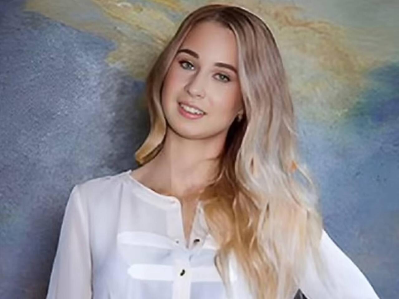 Rusiyada şagirdlərinə açıqsaçıq şəkillərini göndərən müəllimə həbs edildi  FOTO