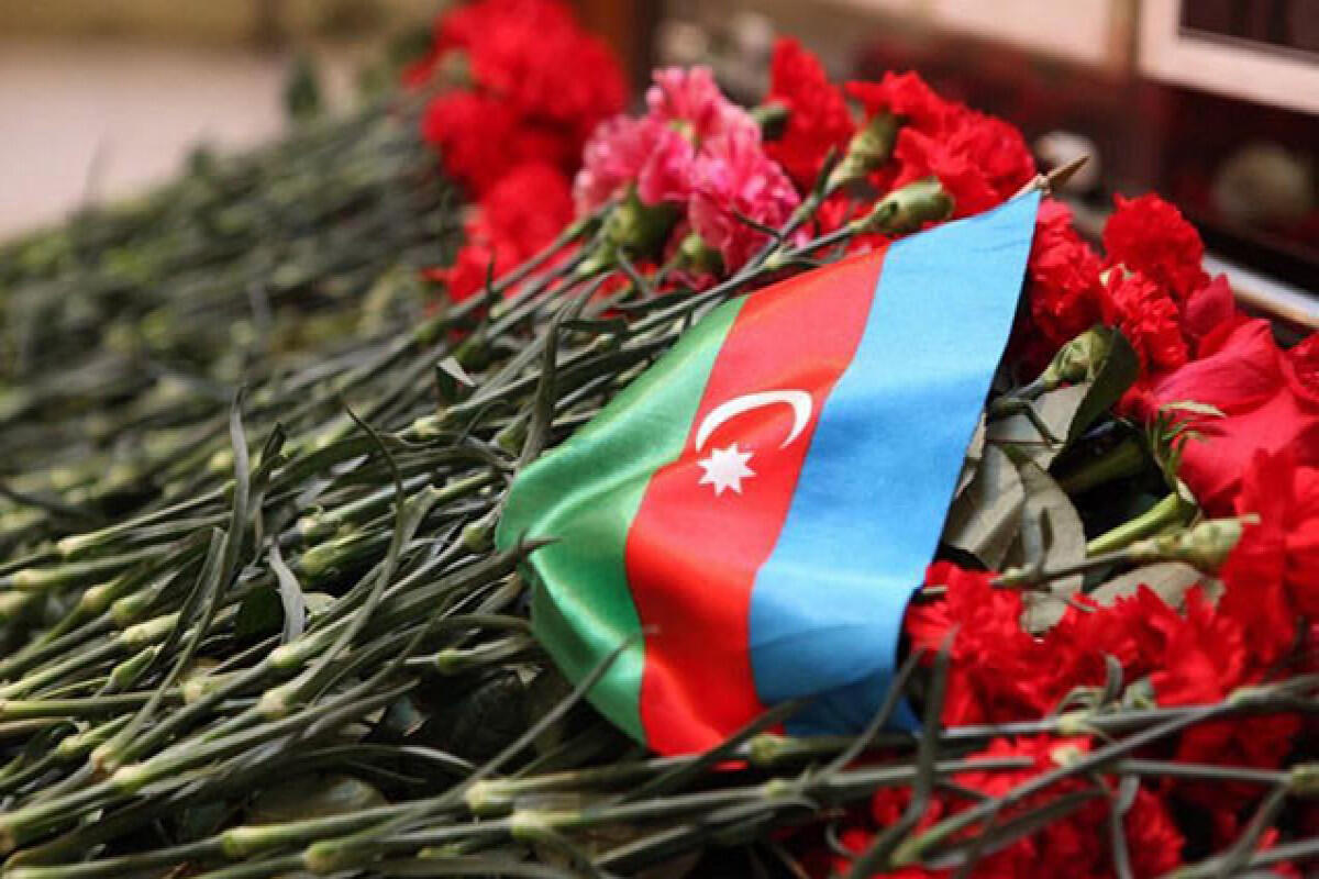 Sumqayıtda Birinci Qarabağ müharibəsinin itkin şəhidi Lətif Şahhüseynov dəfn edilib