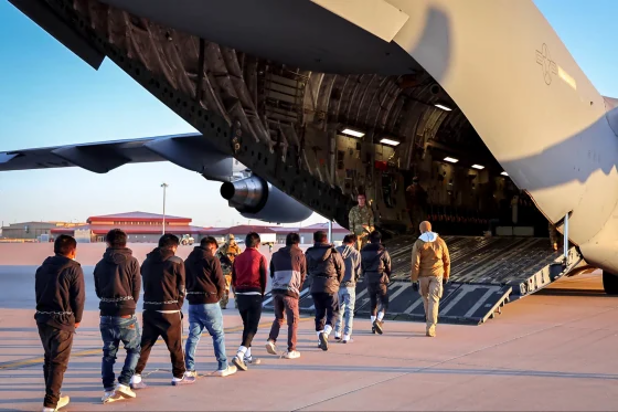 44 əcnəbi G&uuml;rc&uuml;standan deportasiya edildi  Azərbaycanlılar da var