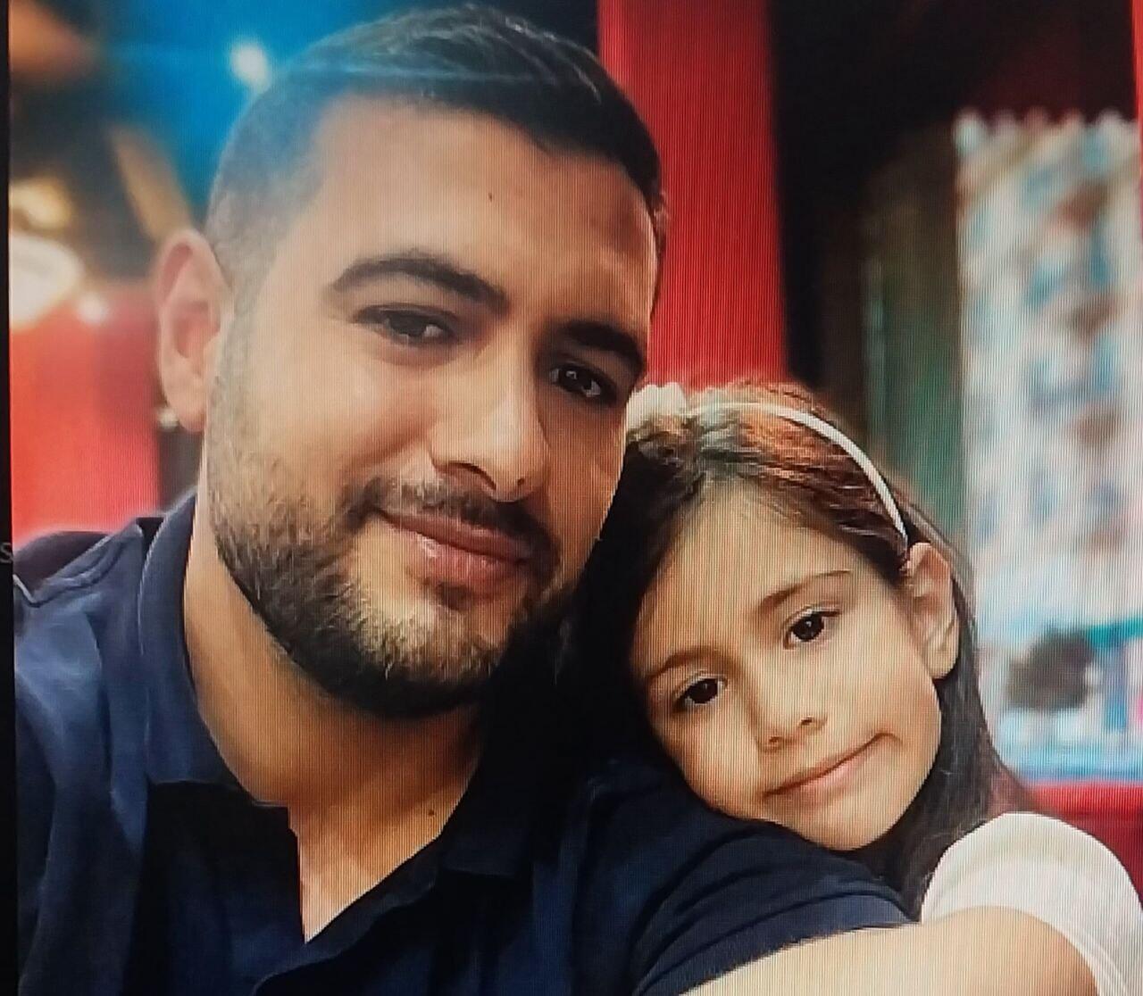 "Ne&ccedil;əne&ccedil;ə s&ouml;z i&ccedil;imdə d&uuml;y&uuml;nd&uuml;y&uuml;n qalıb"  Həmin vəkil &ouml;lən qızı ilə fotosunu paylaşdı