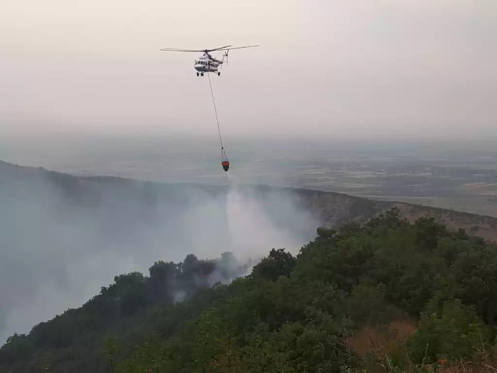 Azərbaycanda bu ərazilərdə yanğınlar başladı  Helikopterlər cəlb olundu