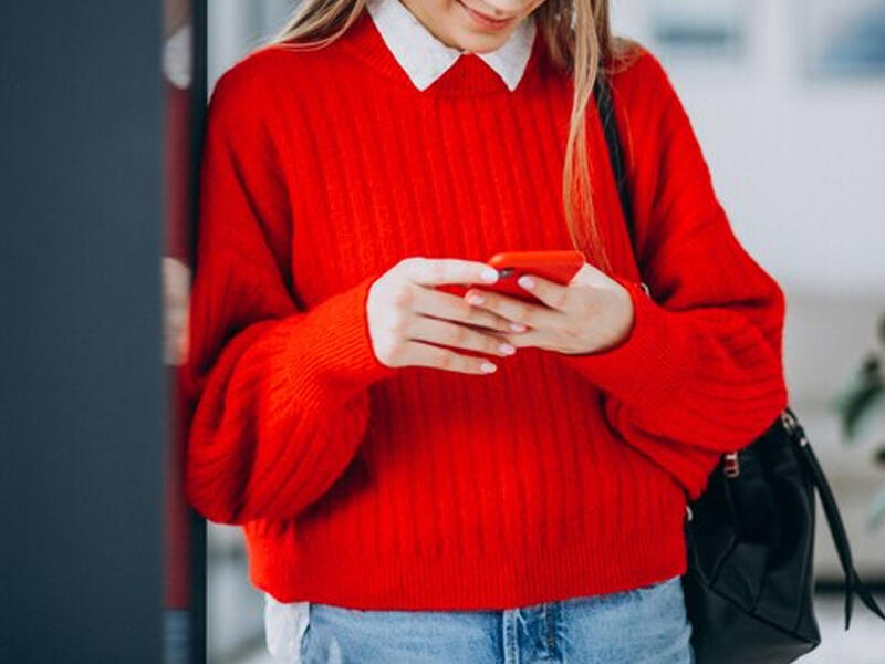 Rəqəmsallaşma d&ouml;vr&uuml;ndə uşaq tərbiyəsi  &ccedil;ağırışlar və həll yolları