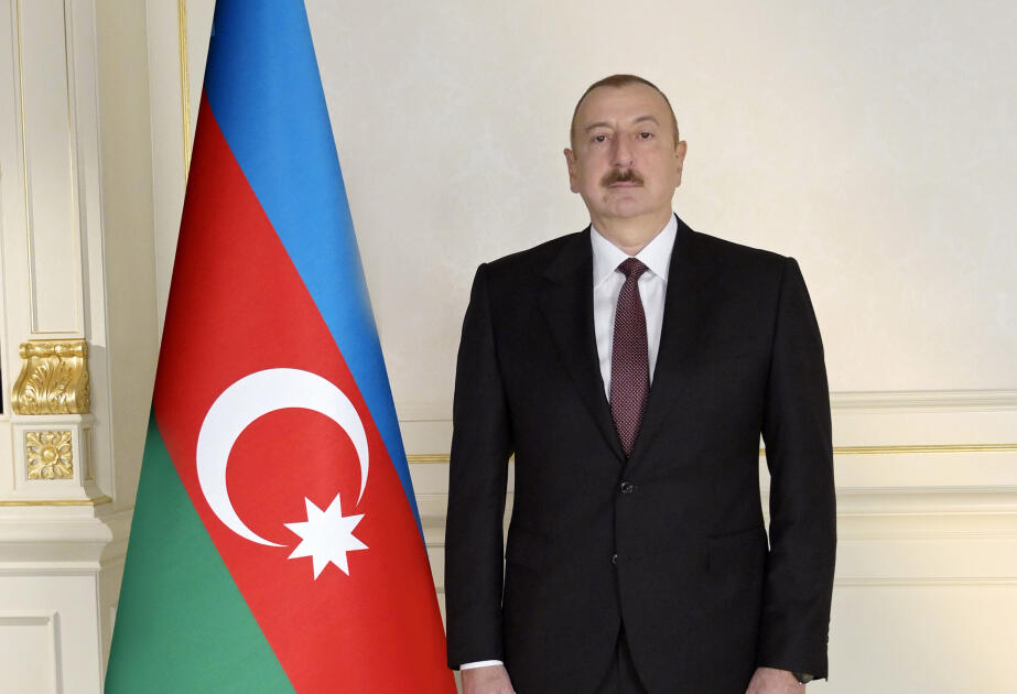 İlham Əliyev Daşkənddəki Konqres Mərkəzinə gedib