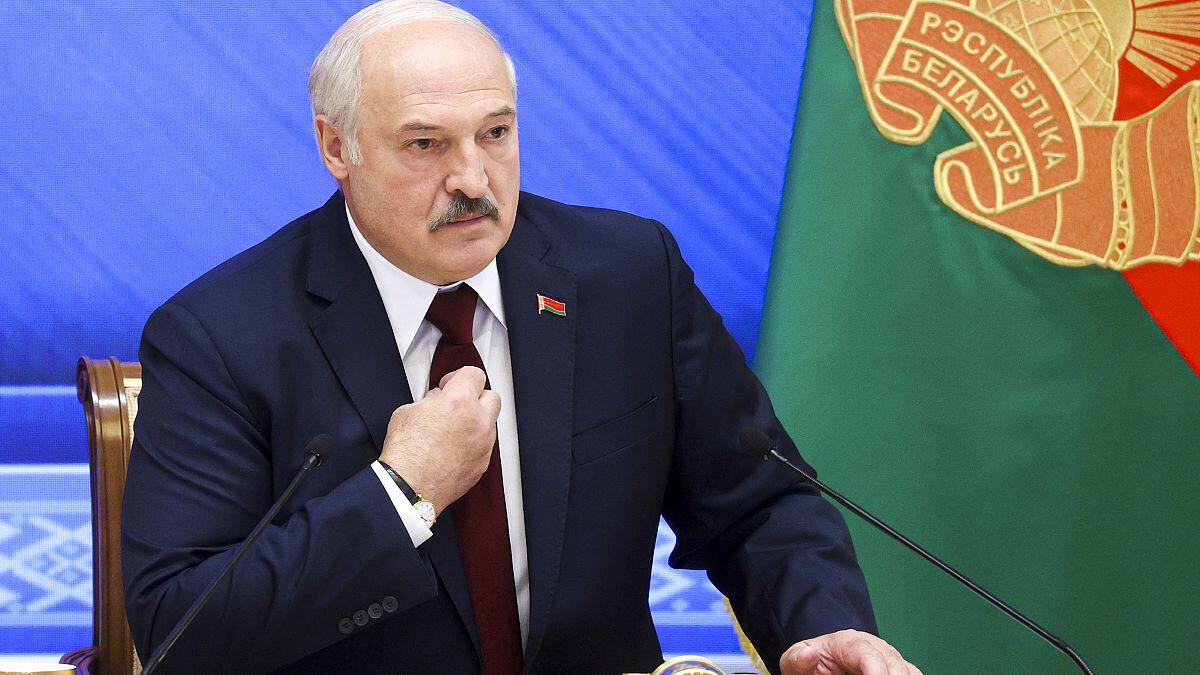 “Kartofla zarafat etmək olmaz!”  Lukaşenko əsəbiləşdi 
