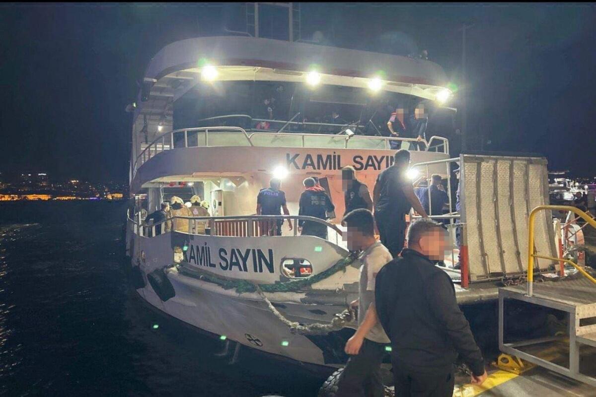 İstanbul boğazında sərnişin gəmisi yük gəmisi ilə toqquşdu  12 yaralı var