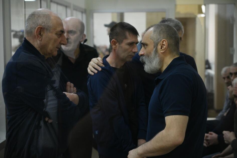 Məhkəmədə Xocalı soyqırımı, Qarakənd faciəsi və digər cinayətlərlə bağlı sənədlər elan edilib 