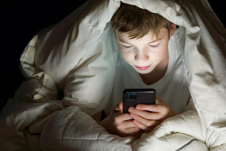 S&uuml;ni intellektdən istifadə edən uşaqlarda ciddi risklər &uuml;zə &ccedil;ıxdı