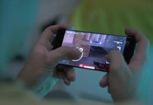 Məktəblilər təhl&uuml;kə sa&ccedil;an oyunlara necə qoşulmalarından DANIŞDILAR 