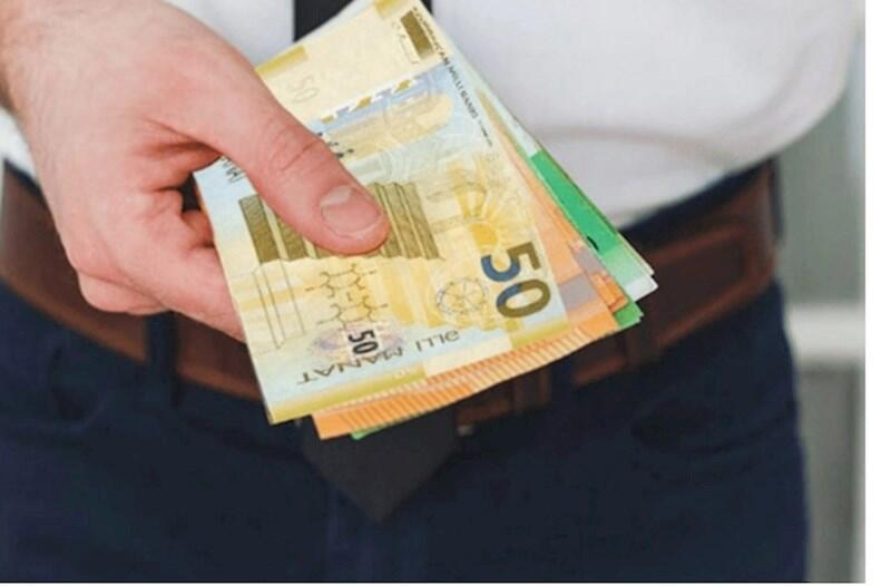 Bu şəxslərin maaşı ARTIRILDI  RƏSMİ