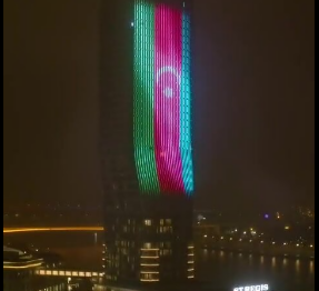 Belqradın ən h&uuml;nd&uuml;r binasında Azərbaycan  bayrağı əks olundu 