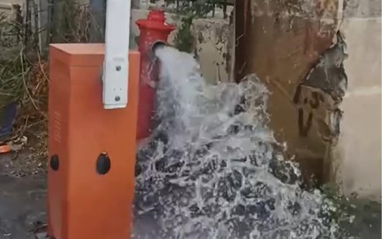 Xırdalanda k&uuml;&ccedil;əni su basdı 