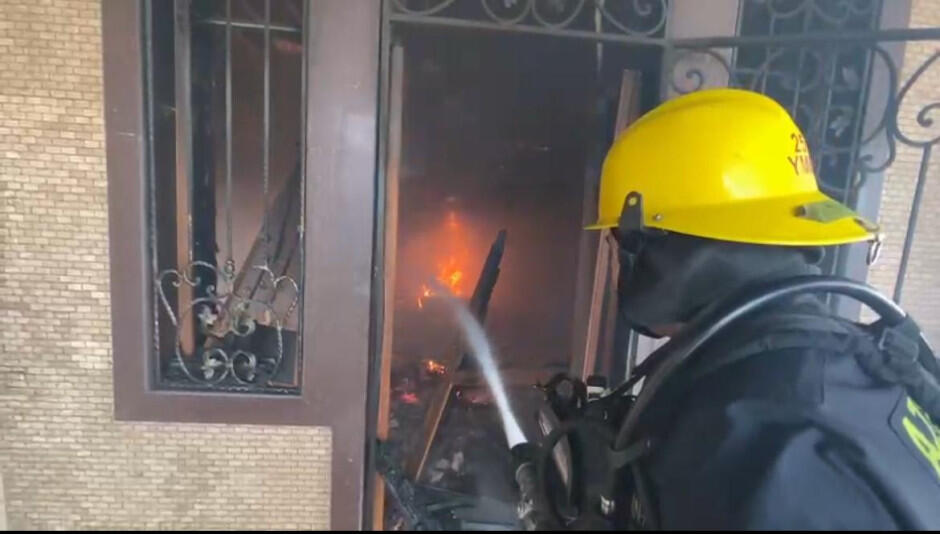 Gəncədə evdə yanğın oldu  t&uuml;st&uuml;dən zəhərlənənlər var