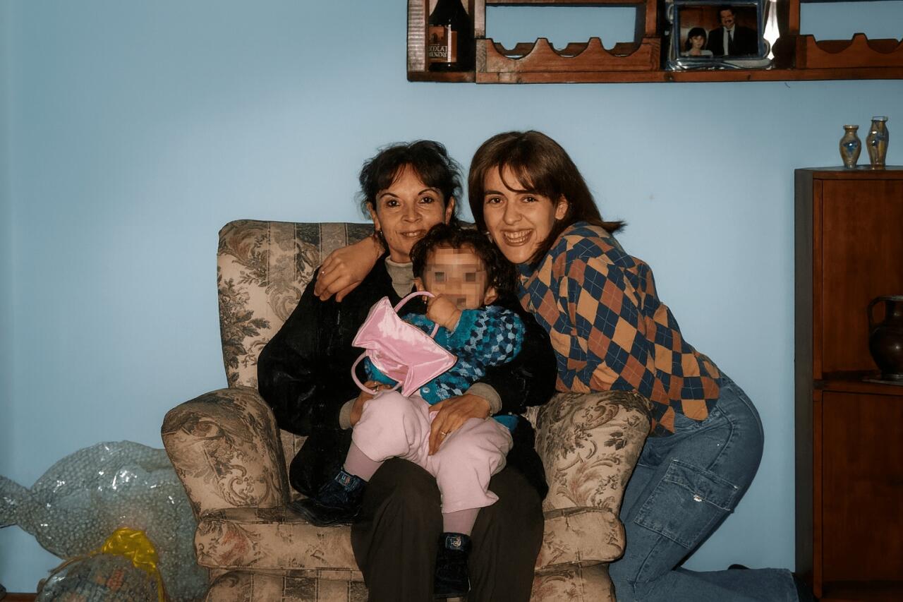 Qızını xilas etmək &uuml;&ccedil;&uuml;n maskalanıb fahişəxanaya girən qadın &ndash; O, 3 min qadını necə xilas etdi?