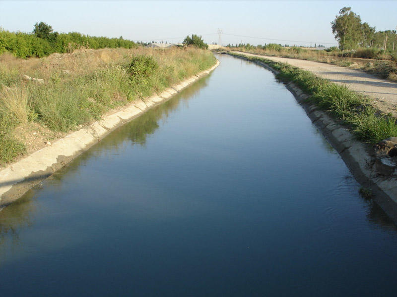 Azərbaycanda su kanalından cadular tapıldı 