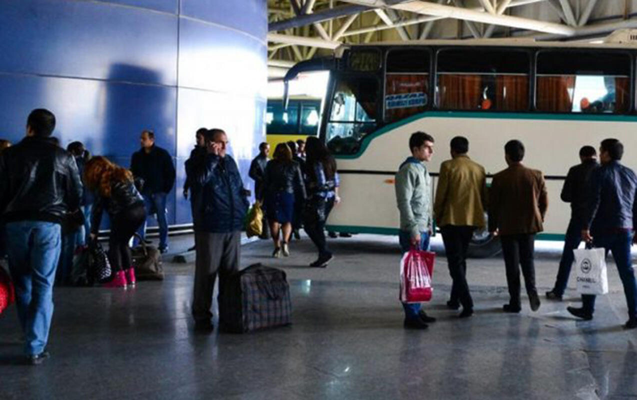 Alınan biletin 80 faizini qaytarıblar  Sərnişinlər isə yollarda qalır...