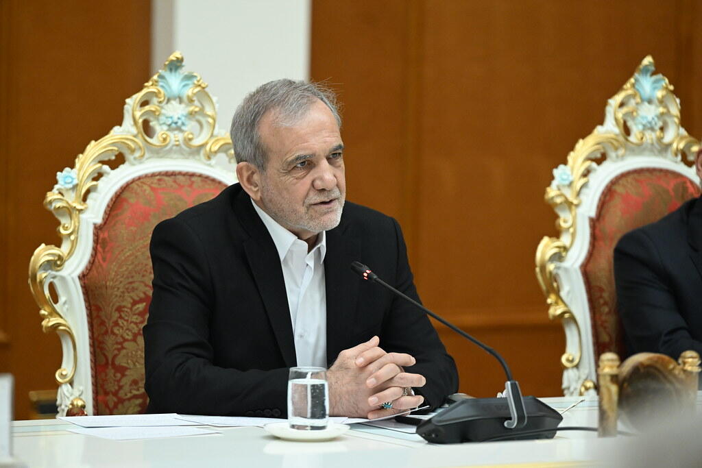 Pezeşkianın oğlu İranAzərbaycan münasibətlərinə qarşı çıxanları tənqid edib