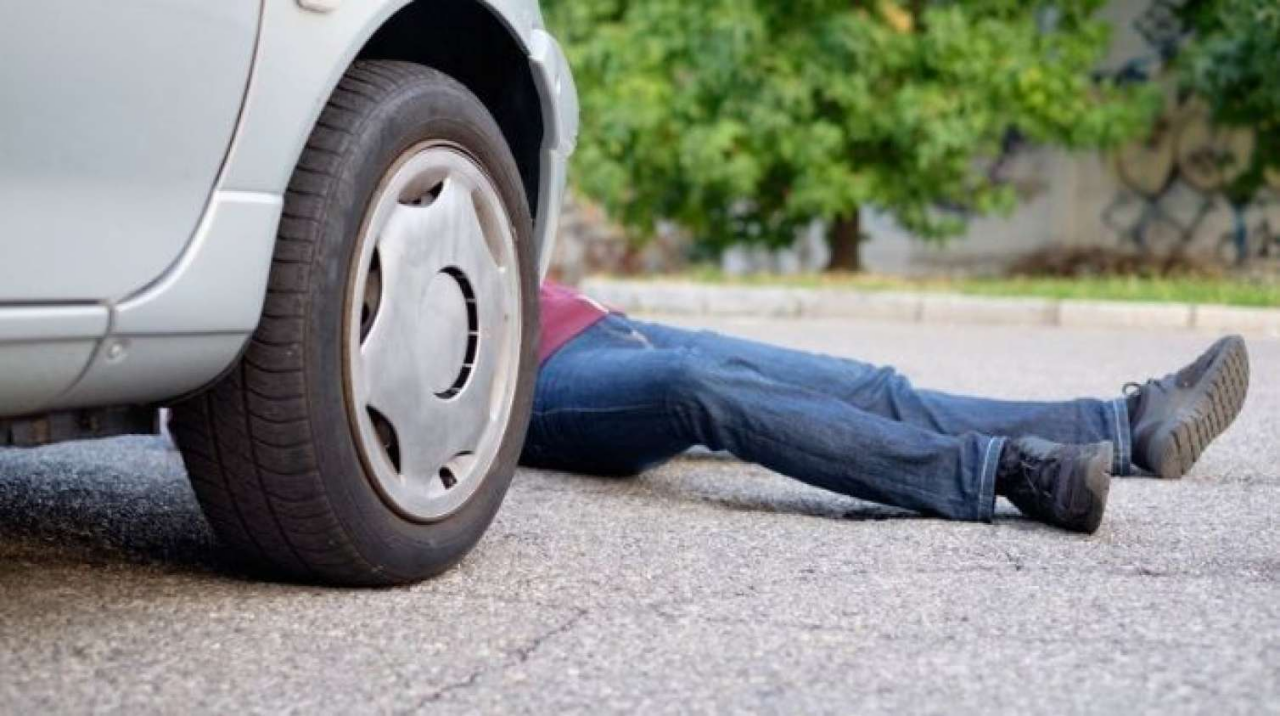 Maşınla adam &ouml;ld&uuml;rən m&uuml;əllimə: "&Ccedil;axır i&ccedil;ib yas mərasiminə gedirdim"