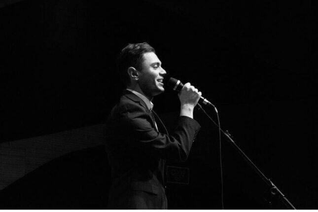 Avropada yaşayan azərbaycanlı müğənni Sərxan Cəfərovun uğur hekayəsi  VİDEO