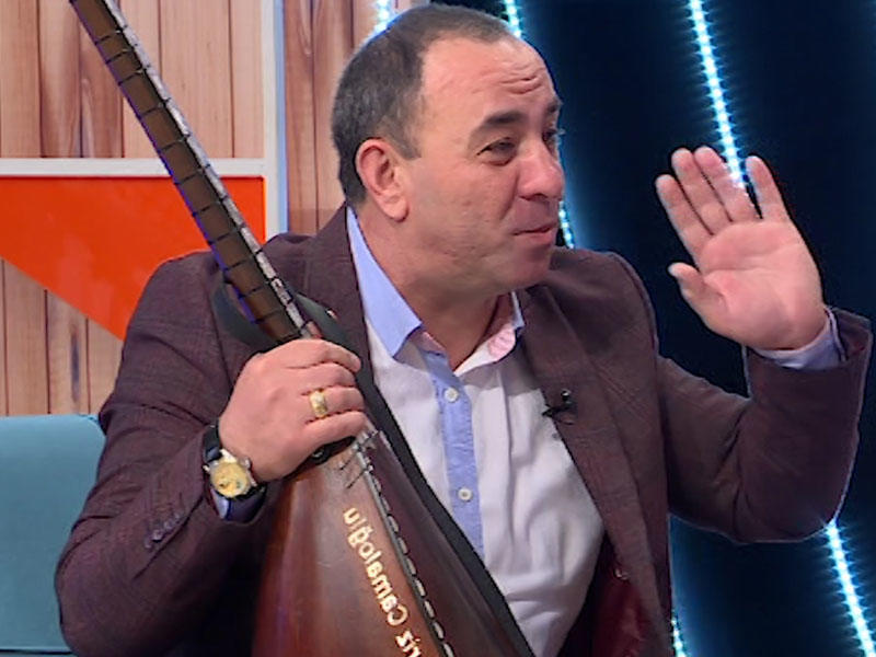 35 il sonra yaşadığı evə gəldi, g&ouml;z yaşı t&ouml;kd&uuml; 