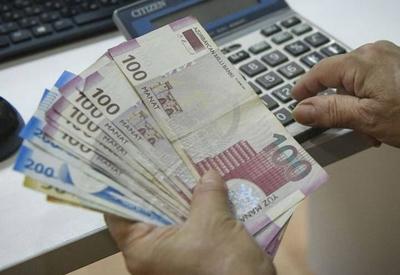 Bakıda m&uuml;əllimlər 1088 manat maaş alırlar  RƏSMİ