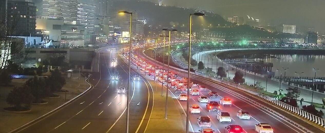 Bu yollarda tıxac var 