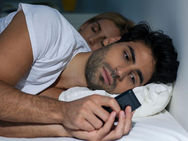 Sevgilisinin evli olduğunu &ouml;yrəndi, kişilikdən məhrum etdi