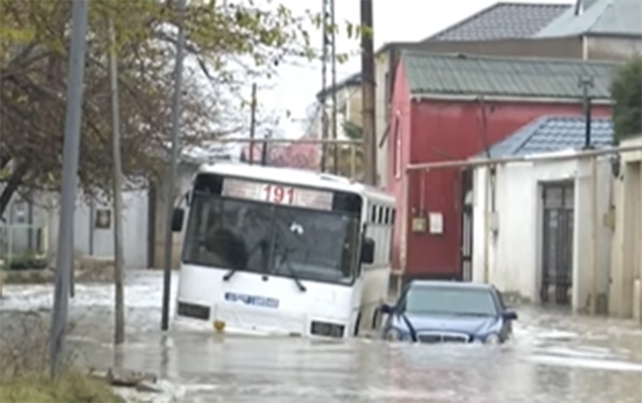 "67 ildir hər qış bu yolda əziyyət &ccedil;əkirik...&rdquo;  VİDEO