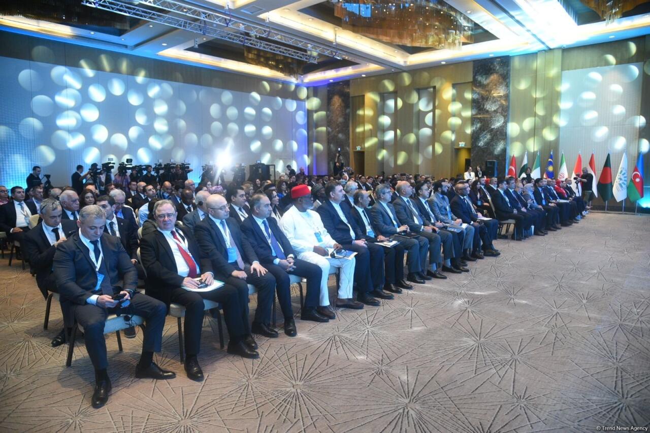 Bakıda D8 Media Forumu ke&ccedil;irilir  FOTO