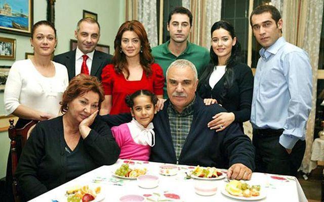 "Yaprak d&ouml;k&uuml;m&uuml;"ndəki ev xarabalığa &ccedil;evrildi  VİDEO  FOTO