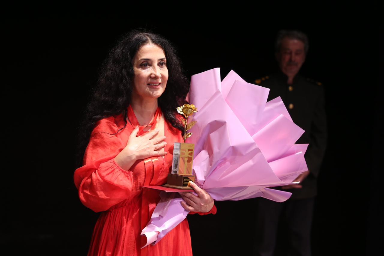 Azərbaycan D&ouml;vlət Milli Gənc Tamaşa&ccedil;ılar Teatrında aktrisa İlqarə Tosovanın 60 illik yubileyi qeyd olunub