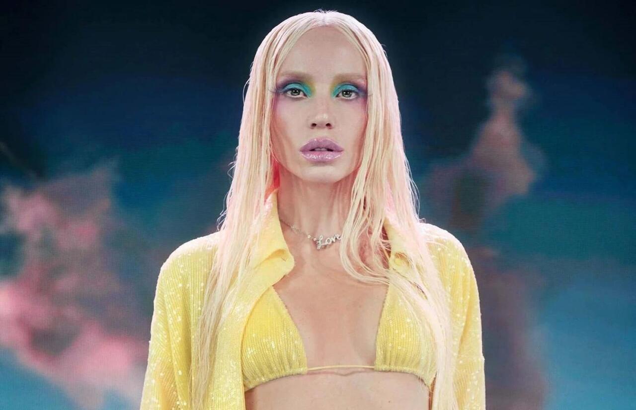 T&uuml;rkiyəli məşhur m&uuml;ğənni tanınmaz halda 