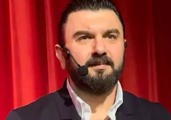 Məşhur psixoloq təmizlikçi çıxdı  Hər seans bu qədər pul alırmış... 
