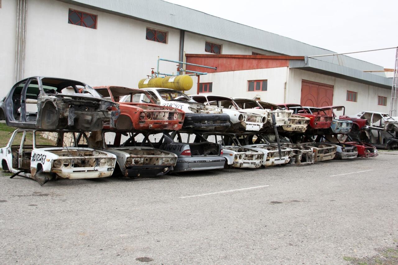 Utilizasiya edilən avtomobillərə g&ouml;rə bir milyon manata yaxın məbləğ &ouml;dənilib