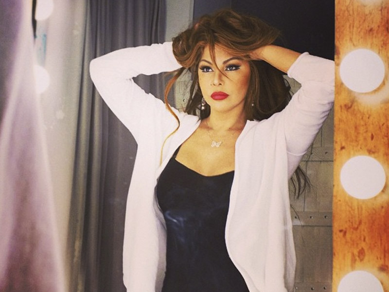 Xalq artistinin bu geyimi m&uuml;zakirə yaratdı 