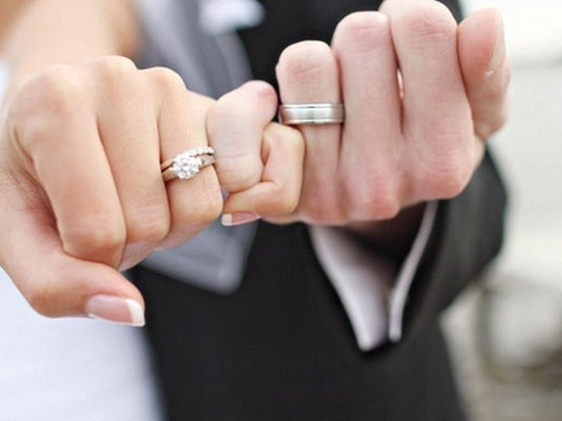 Bu evliliyə g&ouml;rə qadına H&Ouml;KM OXUNDU