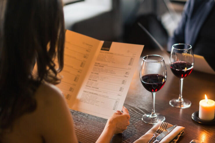 Bir yemək 650, şərab 1700 manat  Bakının ən bahalı restoranları  ARAŞDIRMA