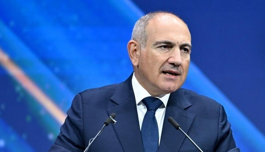 &Ccedil;ıxışı zamanı Paşinyanın halı pisləşdi  nitqi yarım&ccedil;ıq qaldı 