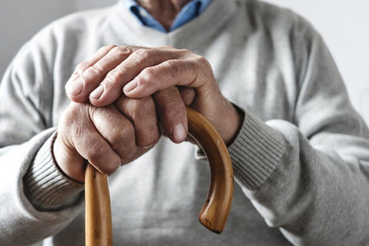 M&uuml;əllim 70 yaşlı kirayəşini d&ouml;y&uuml;b &ouml;ld&uuml;rd&uuml;  FOTO