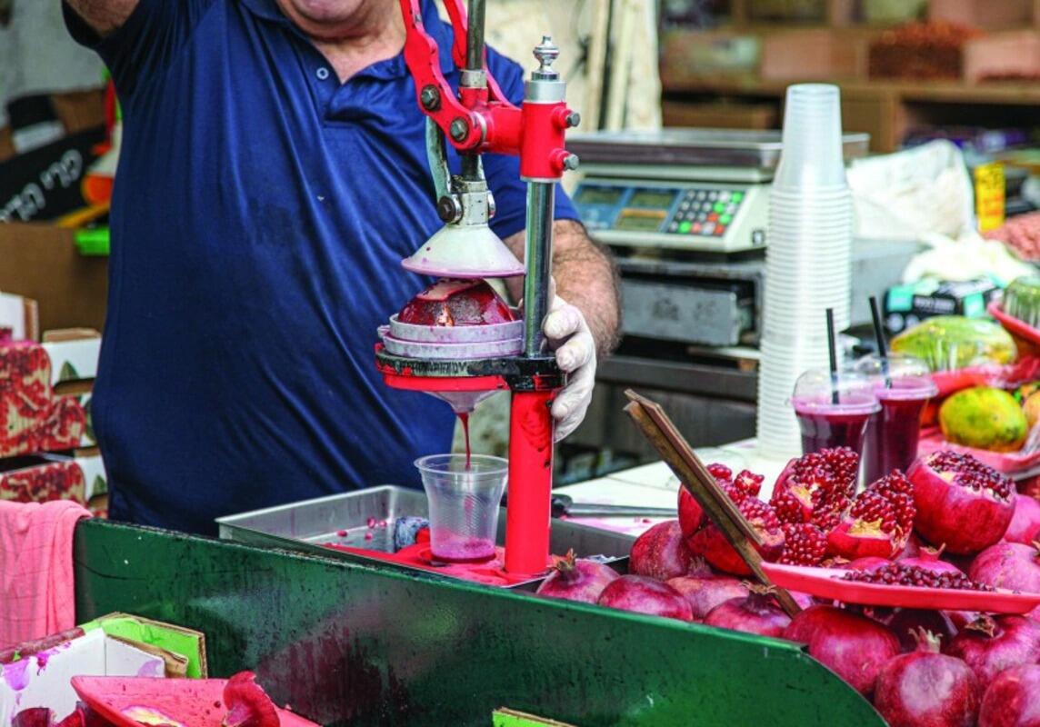 K&uuml;&ccedil;ədə satılan nar şirəsi zəhərlənməyə səbəb ola bilər