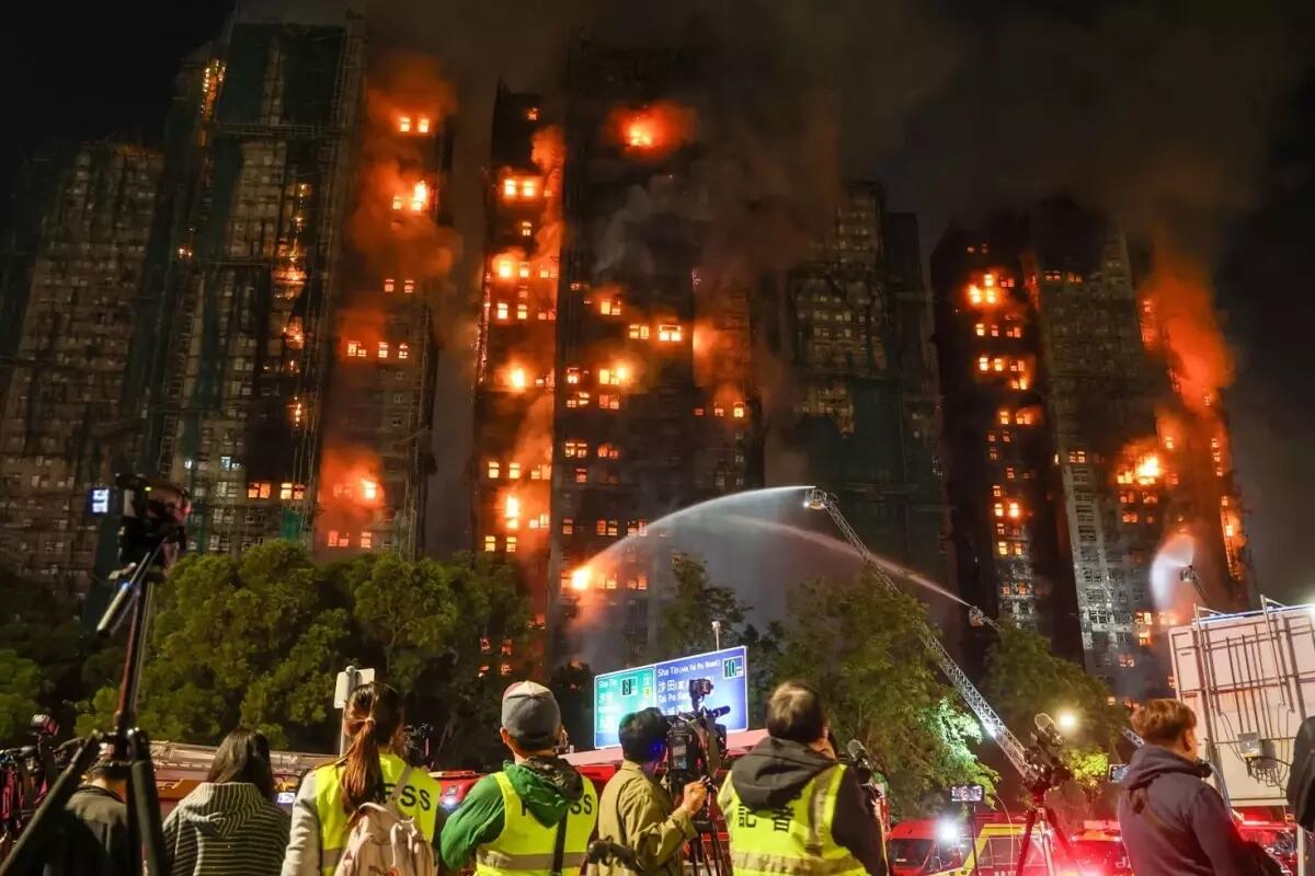 Honq Konqda dəhşətli yanğında 36 &ouml;l&uuml;, 100lərlə itkin var 