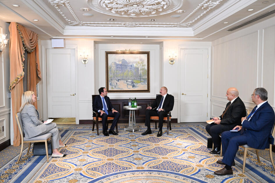 İlham Əliyev Conatan Qrey ilə g&ouml;r&uuml;ş&uuml;b 