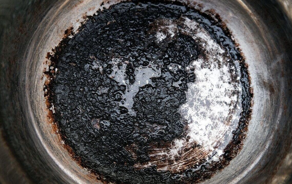 Qaralmış tavanı bir ne&ccedil;ə dəqiqəyə ilk g&uuml;nk&uuml; kimi edən asan &uuml;sul