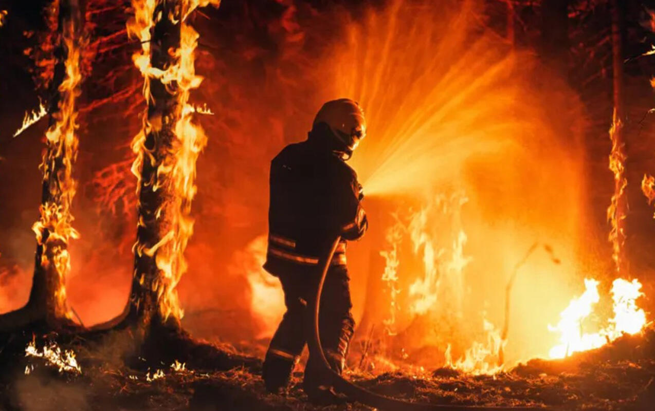 Cəbrayıl və F&uuml;zulidə a&ccedil;ıq ərazi yanır