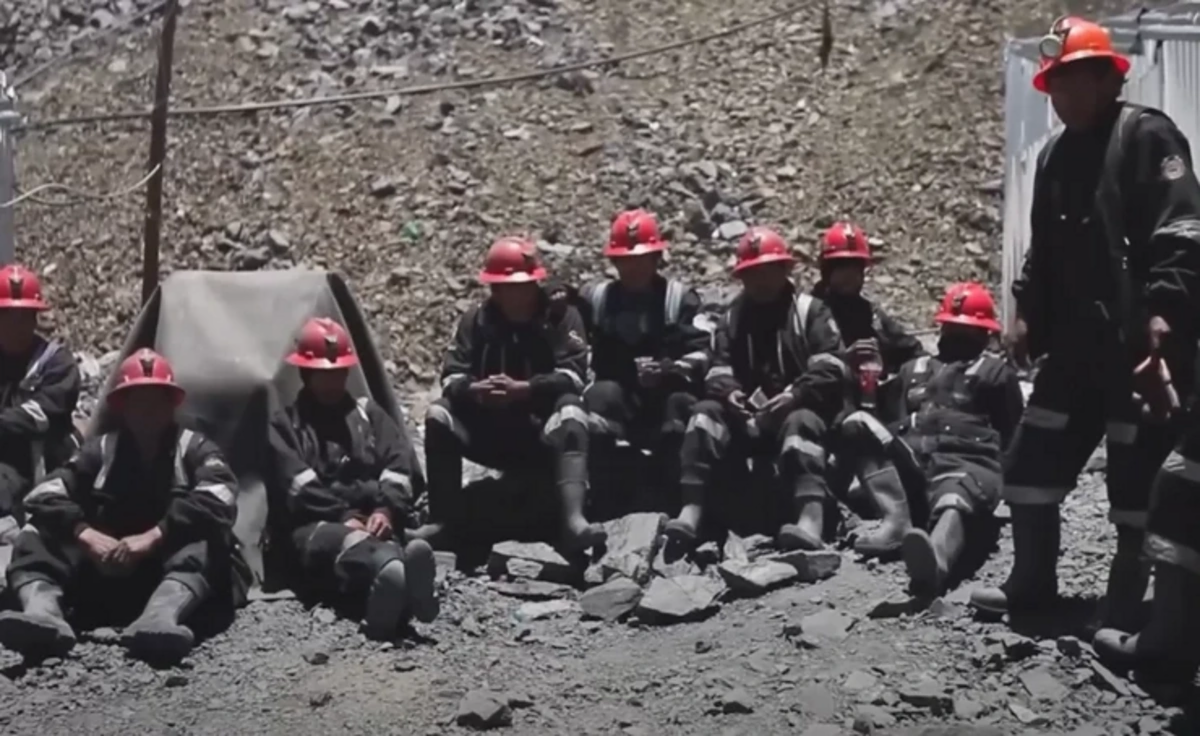 &ldquo;İblis cənnəti&rdquo;: D&uuml;nyanın ən h&uuml;nd&uuml;r şəhərində qızıl insanları məhv edir 