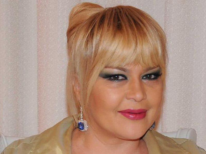 "Təzə gəlin evdə tapılmır, Nadirin pullarını xərcləyirlər,