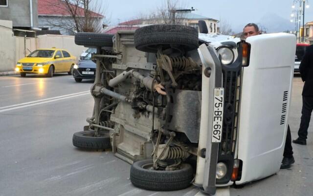 Nax&ccedil;ıvanda qəza   maşın aşdı  FOTO
