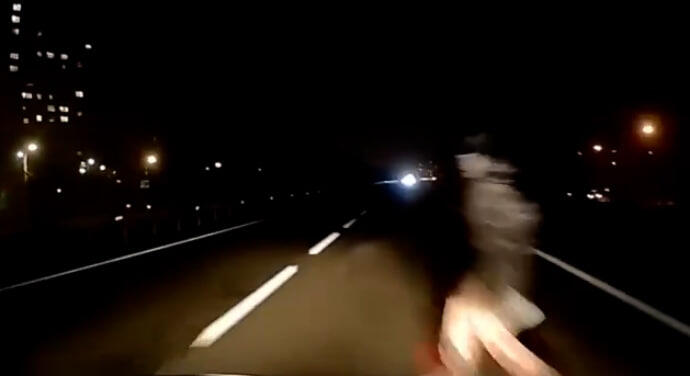 Bakıda "kamikadze" piyada son anda &ouml;l&uuml;mdən qurtuldu  Anbaan