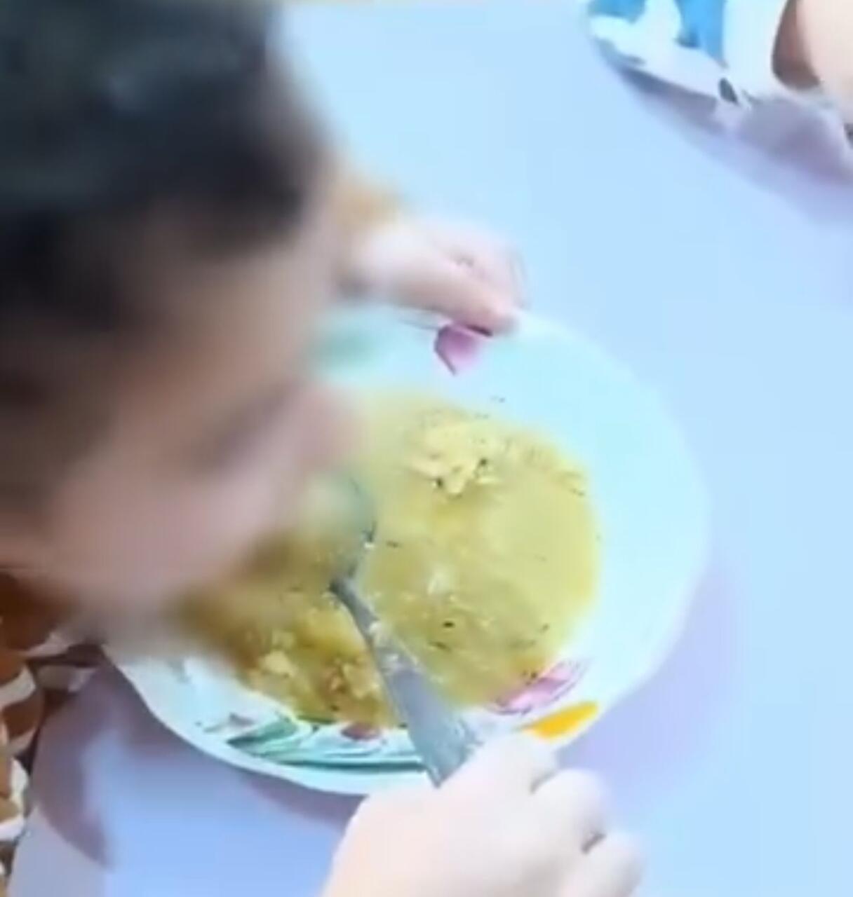 Bağ&ccedil;ada uşaqlara niyə ət verilmir  ŞİKAYƏT  FOTO  VİDEO